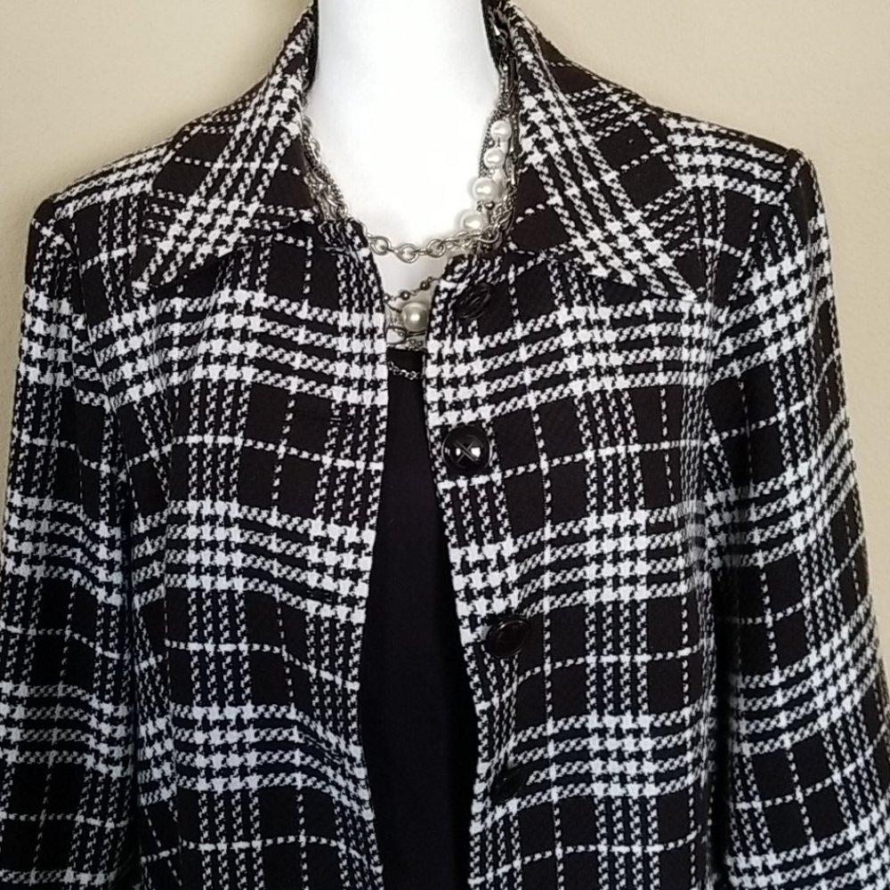 HOT IN HOLLYWOOD Women's black plaid coat 18W